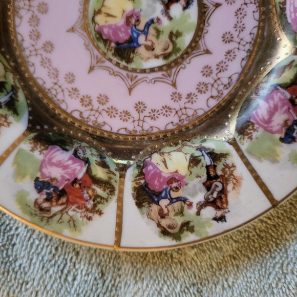 Vintage China with paintings - Picture 9 of 16
